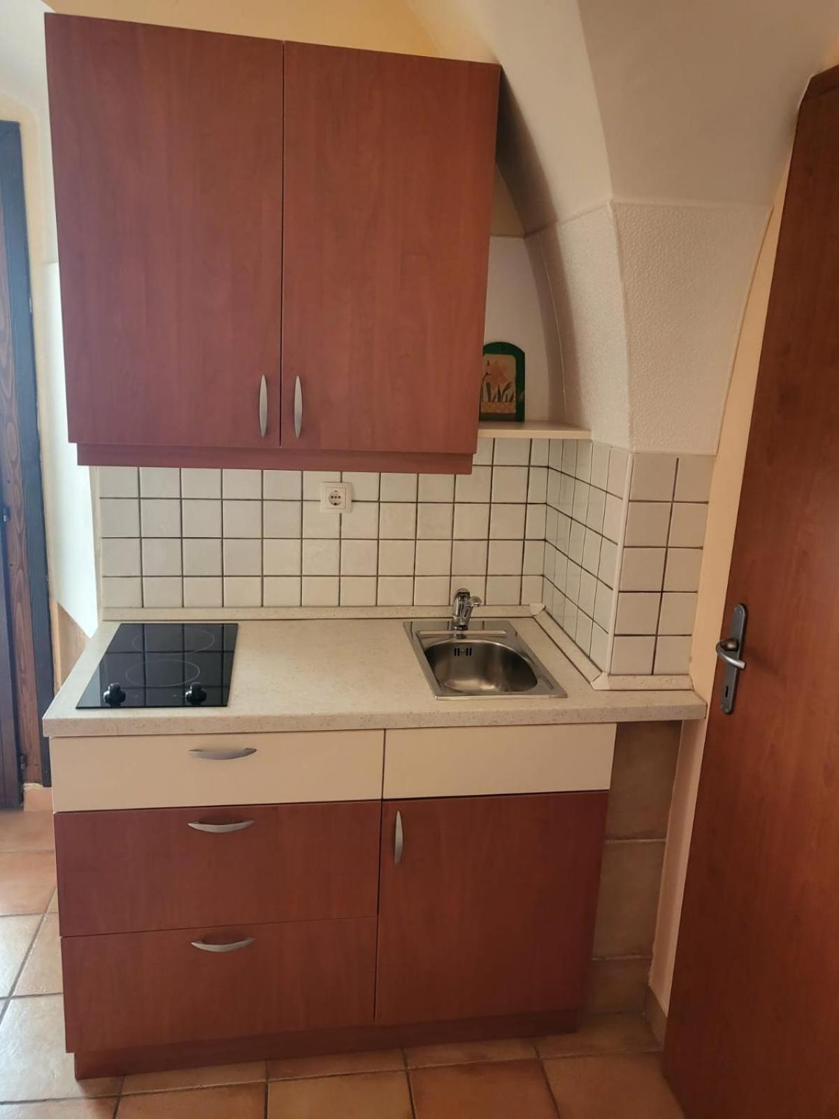Apartma Na Starem Placu Идрия Екстериор снимка